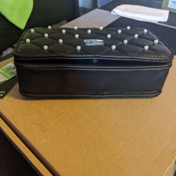 Badgley Mischka - Picture 4 of 8